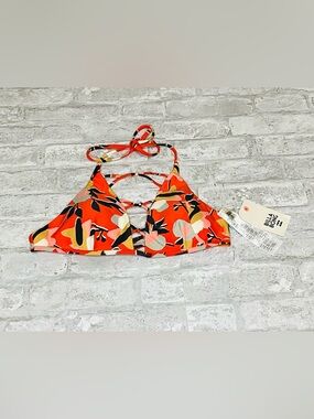 NWT Billabong Fire Eyes High Neck Bikini Top Size Medium 

Bikini Top Only